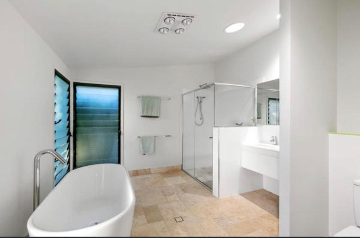 Dezen Accomodation Palmview Екстериор снимка
